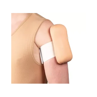Očkovací trenažér s funkcí strap-on pro intramuskulární a subkutánní injekci